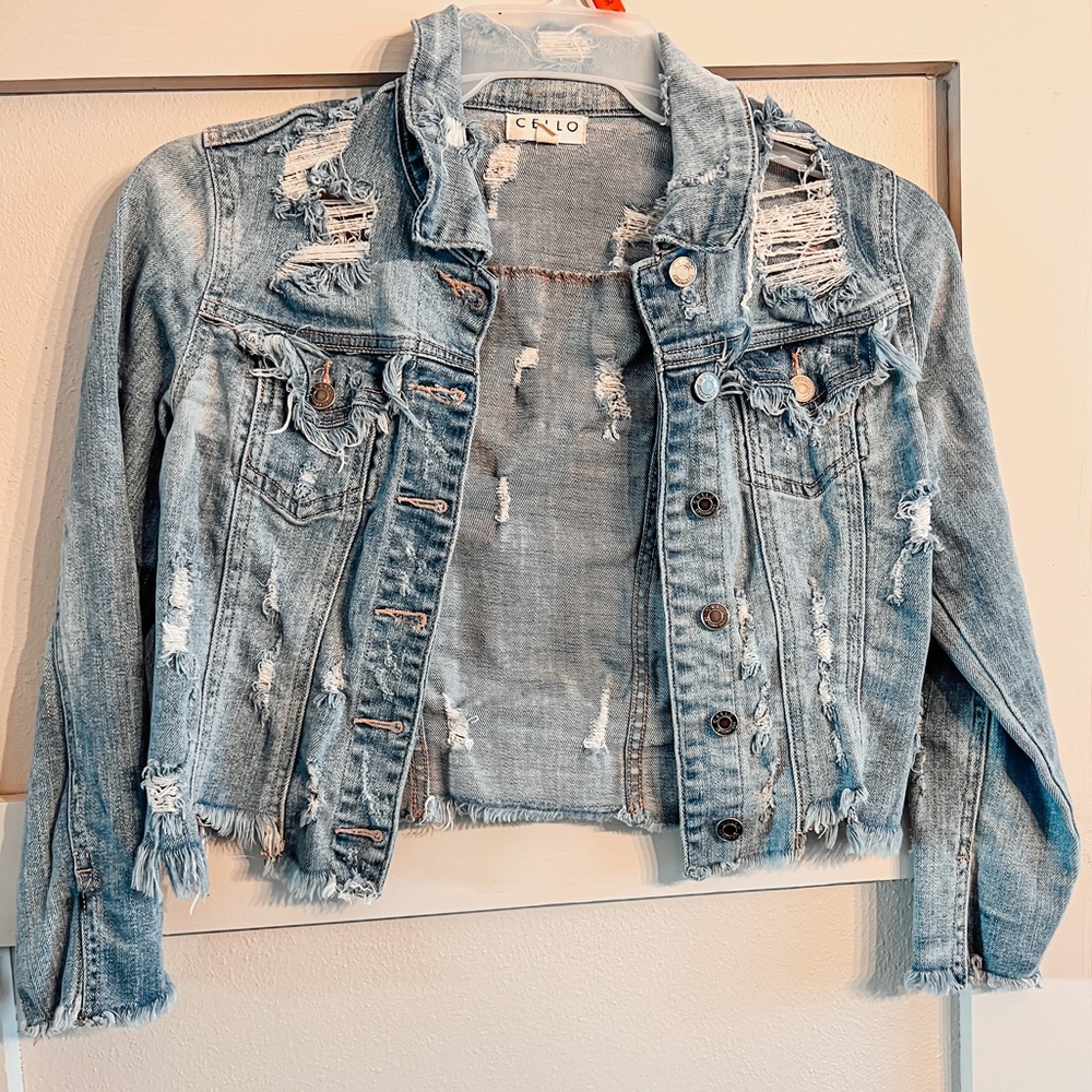 Distressed Denim Jacket✨